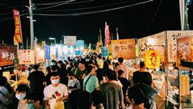 台南,花園夜市,外勞,拖走,第五分局,翻攝台南花園夜市臉書