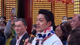 台北市長蔣萬安、徐巧芯松山霞海城隍廟新春祈福參拜。(圖/台北市政府提供)