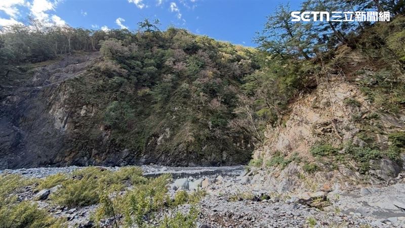 新／暴溪斷路！6人「困沙洲過夜」搶命中