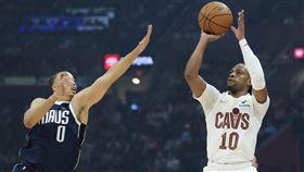 ▲獨行俠在東契奇（Luka Doncic）被交易後隔天慘輸騎士43分。（圖／美聯社／達志影像）