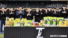 ▲WBC資格賽，台灣隊全隊球員團拜。（圖／記者劉彥池攝影）