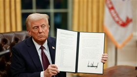 新聞幕後／川普迷因幣再掀風暴　總統身分變全球吸金利器？（圖／翻攝自X@President Donald J. Trump）