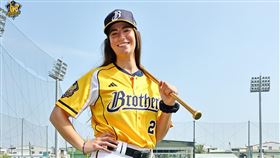 ▲中華職棒首位女性教練莎菈（Sarah Edwards）（圖／中信兄弟提供）