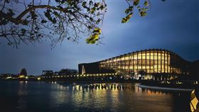 勿用!!!!!!!!!!!!

展場變身攝影棚？「大美不言」特展手機拍攝攻略大公開