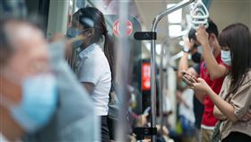 北捷/捷運車廂/口罩(記者陳弋攝影)