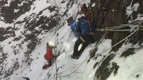 一名女性登山客在烏拉孟斷崖墜谷，南投縣搜救隊涉險搜救未果。（圖／民眾提供）