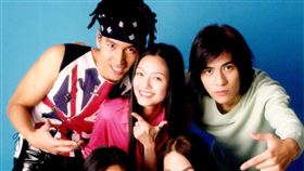 大S曾和言承旭等人合作演出「流星花園」藝人大S徐熙媛（後中）和言承旭（後左）、周渝民（後右）、吳建豪（前右）、朱孝天（前左）曾合作演出經典劇集「流星花園」，獲知大S病逝，言承旭悲痛哀悼，願她在另一個世界沒有煩擾、歲月靜好。（華視提供）中央社記者洪素津傳真  114年2月3日