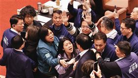 罷免案燒到連署站　深藍選區爆棚原因曝光