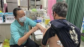 台東尚有逾3千劑公費流感疫苗受藝人大S赴日期間因流感併發肺炎逝世影響，台東各醫療院所4日一早湧入施打公費流感疫苗人潮。台東縣衛生局表示，截至3日下班止台東尚有3184劑公費疫苗。中央社記者盧太城台東攝  114年2月4日