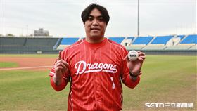 ▲味全龍2025年春訓開訓典禮，陳子豪希望新球季健康。（圖／記者劉彥池攝影）