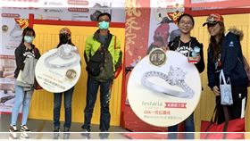 不只內埔連中2年！台中母女連2年抽中鑽戒(圖/翻攝畫面)