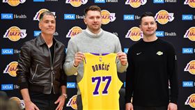 ▲東契奇（Luka Doncic）轉戰湖人，他說和詹姆斯（LeBron James）同隊打球是夢想。（圖／路透社／達志影像）