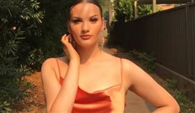 曾去日本玩3周！澳洲正妹返國雙腿腫脹亡(圖/翻攝GoFundMe)