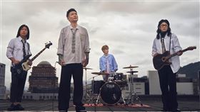 蕭秉治與瑪莎、聖皓、鼓鼓拍攝mv（圖／相信音樂提供）