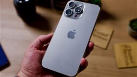 傑昇通信統計2024台灣熱銷TOP 20，iPhone 15、16系列霸榜10席。（圖／傑昇通信提供）