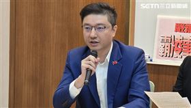 張智倫出席全國公務人員協會「拒絕霸凌公務員」記者會。（圖／記這陳怡潔攝影）