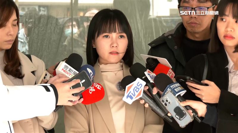 柯遭爆收3.4億　吳怡萱代法庭應戰鍾小平