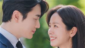 《我的完美秘書》李浚赫被網友譽為「女性幻想集合體」。（圖片提供：Hami Video） 