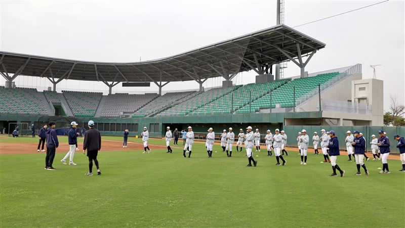 樂天巨人到台南春訓！還加碼指導三級棒球