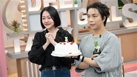 小S跟派翠克搭檔主持。（圖／翻攝自臉書）