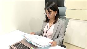 巴毛律師坦言，地面師的行為比騙帳戶恐怖。（圖／翻攝自巴毛律師混酥團）