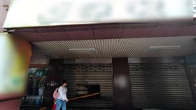 早餐店突然竄出火舌，引發附近居民一陣慌亂。（圖／翻攝畫面）