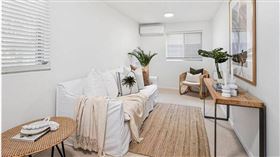 人妻抱怨，老公的2個妹妹經常到他們家借住，跟老公溝通能否拒絕，老公居然跟她吵架，讓她很不開心。（示意圖／PIXABAY）