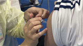 台中庫存公費流感疫苗  先提供預約者施打藝人大S因流感在日本驟逝，各地湧現施打公費流感疫苗人潮。台中市衛生局5日表示，庫存公費流感疫苗僅剩1.3萬餘劑，將先提供已完成預約者施打。中央社記者趙麗妍攝  114年2月5日