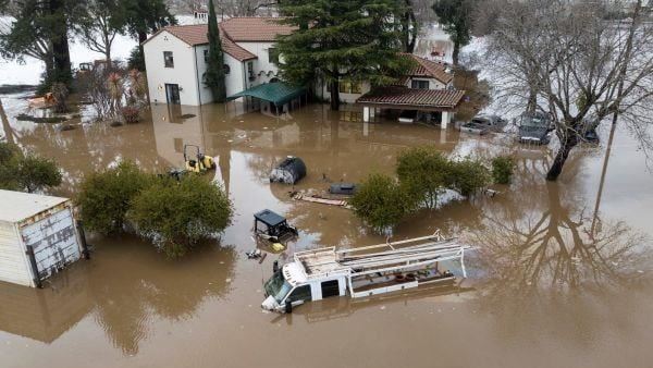 加州禍不單行！野火燒完又遇豪雨土石流