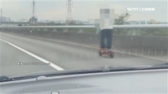 一路滑上國道！男路肩騎滑板車驚險畫面曝