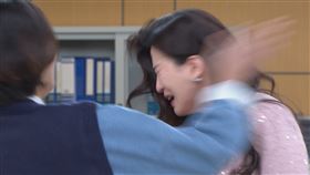 楚宣被倪齊民打到鼻子，打趣要「倪齊民付醫美的錢」。（圖／民視提供）