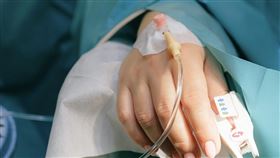 研究顯示人類瀕死前大腦會出現記憶檢索相關的腦波，證實傳聞中「人生跑馬燈」的現象確有其事。（示意圖，pexels）