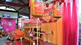 ▲活動現場布置充滿粉色氛圍（圖／翻攝自嘉邑崎頂大福興宮（月老祖廟）粉絲專頁）