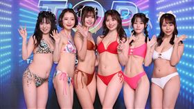 日本AV女優，包括「最美主播」山岸綺花、即將引退的超紅AV女神美谷朱音、「十年一見的清純派天使」八木奈奈、人氣爆棚「暗黑廚神」川越鈴子等共14位日本AV女神今天（8）日重磅出席「TOP女神台北感謝祭」活動。（圖／記者鄭孟晃攝影）