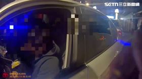 北市黃男開車拒檢逃逸，還拋下妻子獨自離去。（圖／翻攝畫面）