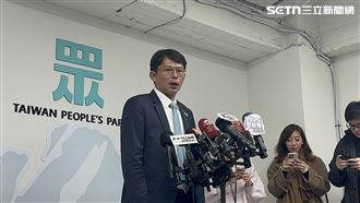 政見會蔡壁如大遲到！黃國昌別KP徽章上場