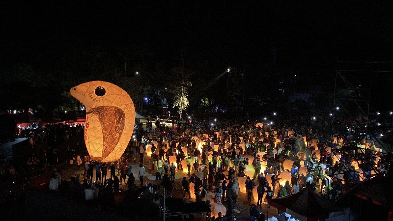 無畏寒流！外國遊客平溪天燈節見1幕感動