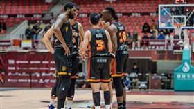 台鋼獵鷹擊敗高雄鋼鐵人止敗。（圖／PLG聯盟提供）