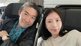 鄭家純（右）2篇長文談到「對曾經的朋友感到失望」，還暗示有問題的不只有私德，被認為是在指史書華（左）。（圖／翻攝自盾牌牙醫史書華臉書
