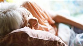 同居20年閨密贈千萬遺產　1舉動嬤拿不到