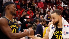 巴特勒（Jimmy Butler）披勇士戰袍首秀就與一哥柯瑞（Stephen Curry）率隊完成驚天逆轉秀。（圖／翻攝自勇士官方X）