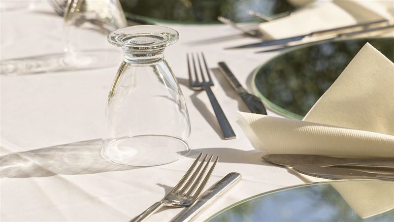 不解！他餐廳吃飽疊碗盤遭嗆　　網曝原因