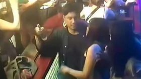 知情人士爆料雙方是出於自願。（圖／翻攝自泰國清邁象 Chiang Mai Elephant臉書）