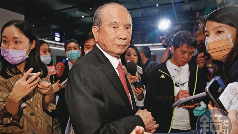 隱藏版「挺柯紅頂商人」曝　竟是鋼鐵大王