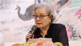 林婉珍出席回顧展開幕茶會皇冠文化集團主辦「林婉珍九十回顧展」，1日起至12日在中正紀念堂展出，畫家林婉珍2日下午出席開幕茶會。中央社記者張皓安攝　109年10月2日