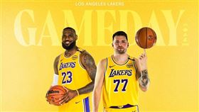 東契奇迎來加盟洛杉磯湖人首秀，此役他將攜手詹姆斯先發出陣。（圖／翻攝自湖人隊官方X）