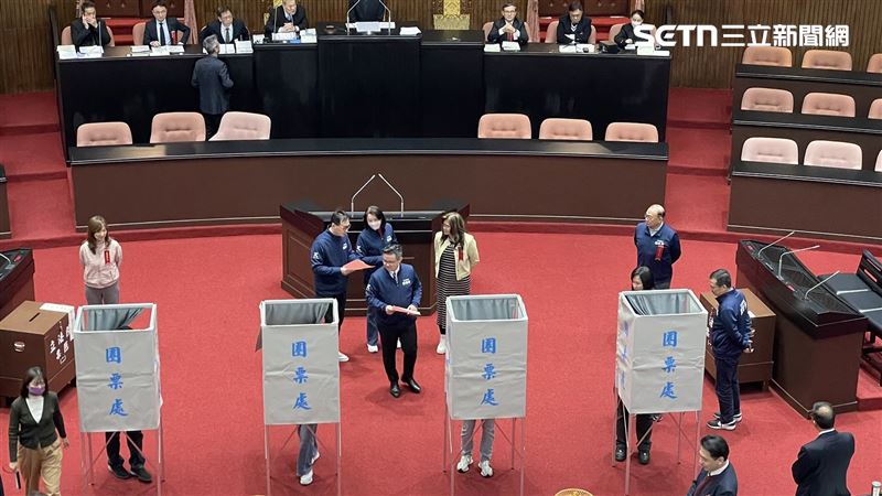 藍白否決「選罷法覆議案」！2白委竟缺席