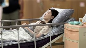 何如芸驚喜出演《阿榮與阿玉》素顏挑戰柯叔元神秘前妻，感嘆角色心境某部分像自己。（圖／齊石傳播提供）