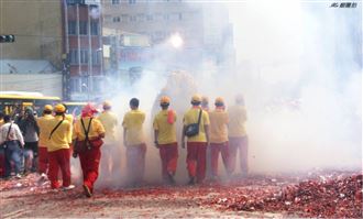 北港朝天宮祖媽元宵遶境　三官大帝也呷炮