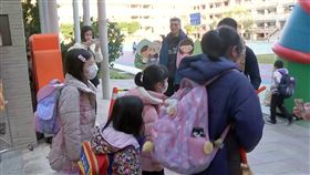 流感、諾羅流行期！家長超前部署幫小孩「請假一週」